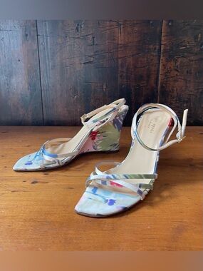 Kate Spade New York Watercolor Floral Satin Wedge Sandals Women’s Size 6 B
